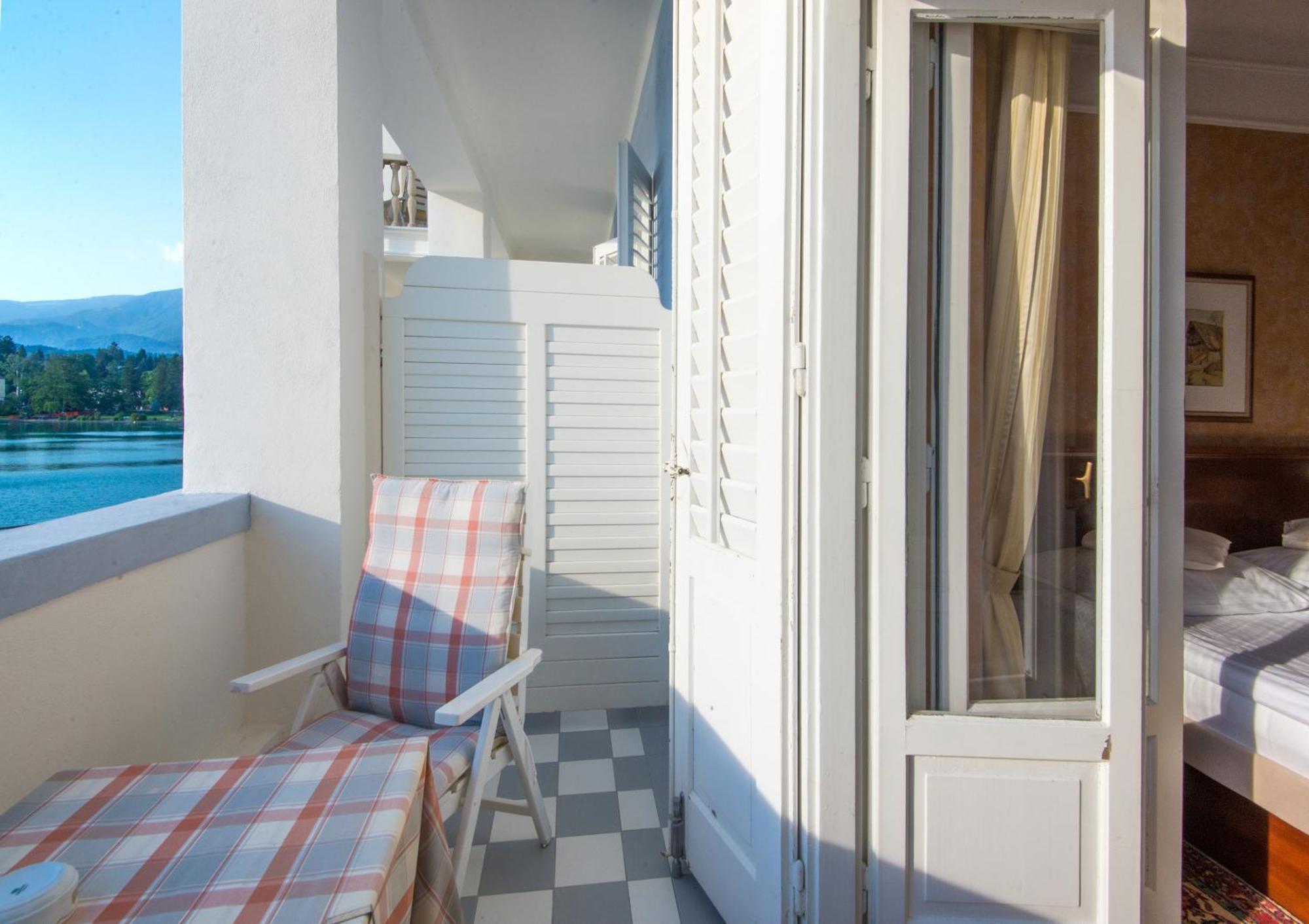 Doppelzimmer mit Balkon und Seeblick